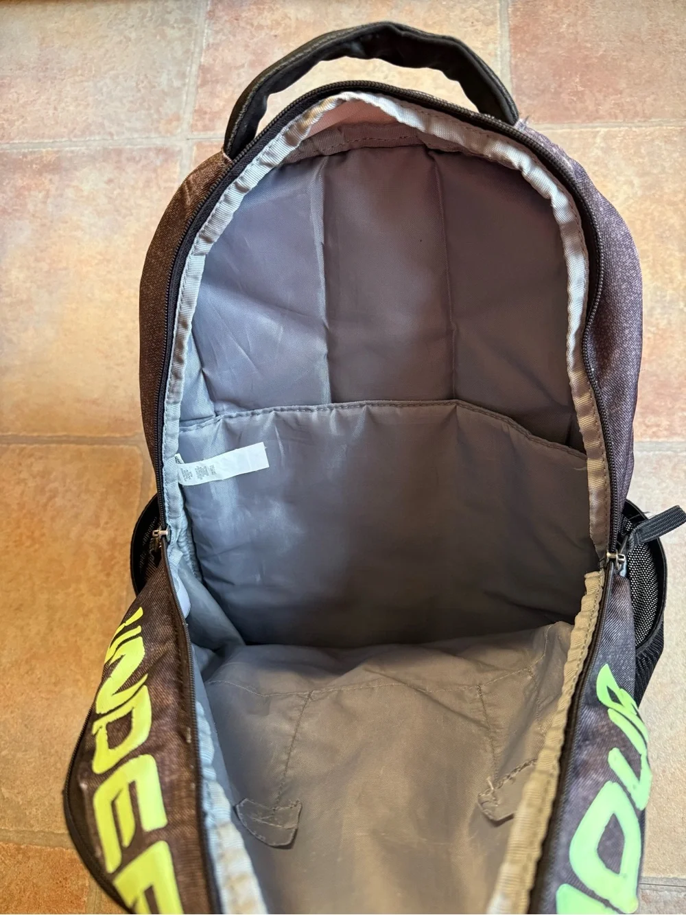 Under Armour spacious under